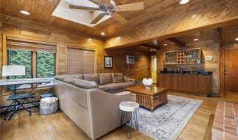 788 Namquid Dr, Warwick, RI 02888