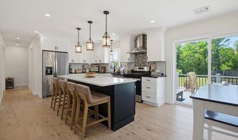 1479 Main St, Acushnet, MA 02743