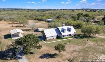 136 Country Pl, Adkins, TX 78101