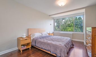 1210 N TAFT St 504, Arlington, VA 22201