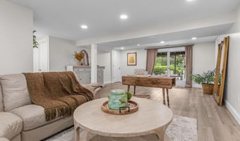 996 WHITNEY Ln, Ambler, PA 19002