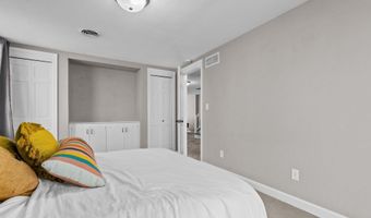 11 HILLTOP Ct, Appleton, WI 54914