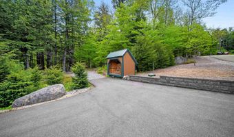 119 Moat View Dr, Albany, NH 03813