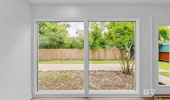 18 Rollins Pl, Atmore, AL 36502