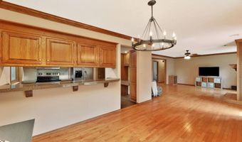 324 N Lakeside Dr, Andover, KS 67002