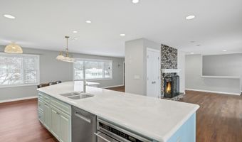 1405 Surrey Ln, Algonquin, IL 60102