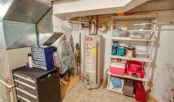 1210 McKinley Blvd, Alton, IL 62002