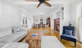 131 Eustis Ave, Newport, RI 02840