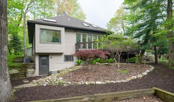 6315 Lehigh Ct SE, Ada, MI 49301