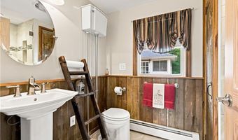 226 Tourtellot Hill Rd, Glocester, RI 02814