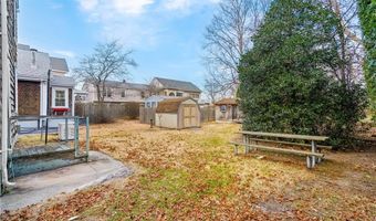 694 Hope St, Bristol, RI 02809