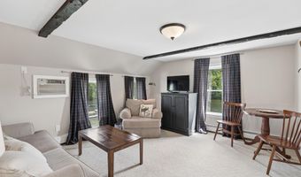 157 Main St, Belgrade, ME 04918