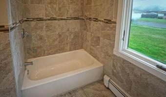 34 Bell St, Bayville, NJ 08721