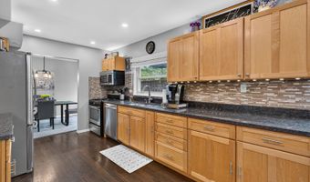 1000 Louis Ave, Algonquin, IL 60102