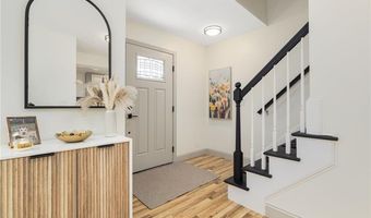 3 Victory Falls Rd, Coventry, RI 02827
