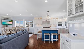 10 11TH St, Beach Haven, NJ 08008