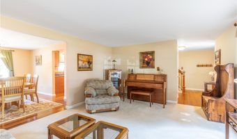 53 Brookpark Dr, Amherst, NY 14228
