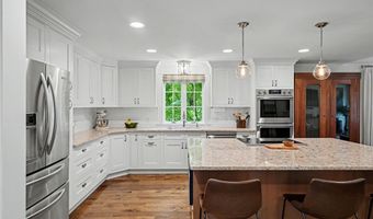 6600 Dye Rd, Akron, NY 14001