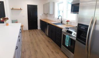 27 Maxwell Ln, Bangor, ME 04401