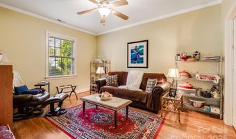 28 Trafalgar Cir, Asheville, NC 28805