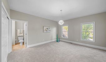 2086 Autumn Hill Dr, Ann Arbor, MI 48103