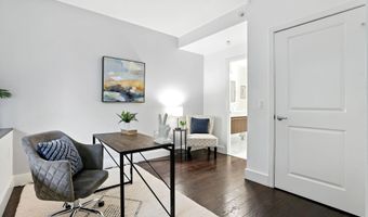 2001 15TH St N 111, Arlington, VA 22201