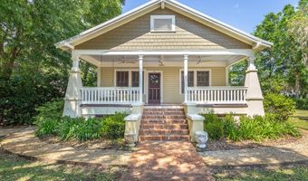 15 8th St, Apalachicola, FL 32320