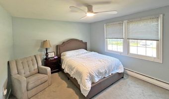 162 Ivy Hill Dr, Aberdeen, NJ 07747