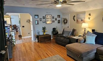 3 Bank St, Cranston, RI 02920
