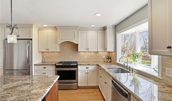 14 High St, Barrington, RI 02806