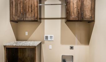 2816 E Sunflower Cir, Brandon, SD 57005