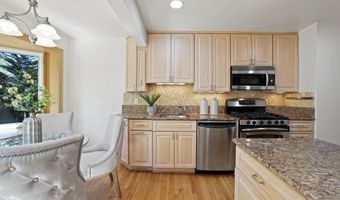 3808 WINTERSET Dr, Annandale, VA 22003