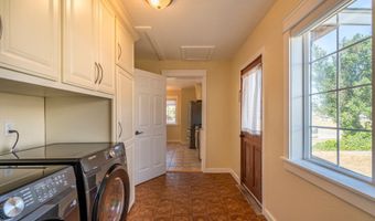520 5TH St, Bandon, OR 97411