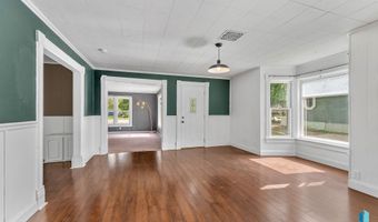 411 W Cedar St, Beresford, SD 57004