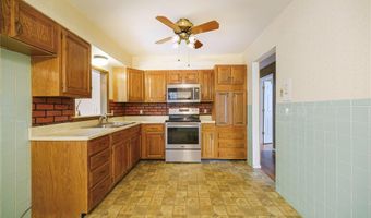 50 W Oak Hill Dr, Ballwin, MO 63021