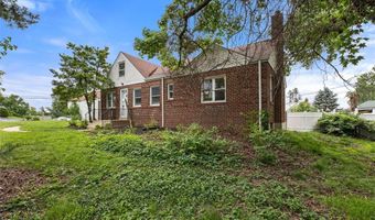 9938 Coventry Ln, Affton, MO 63123