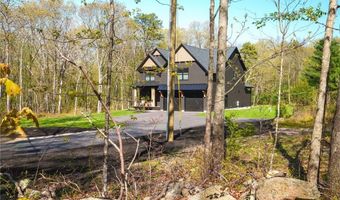 450 Carrs Pond Rd, East Greenwich, RI 02818