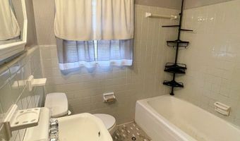 111 SE Rosewood Dr, Albany, GA 31705