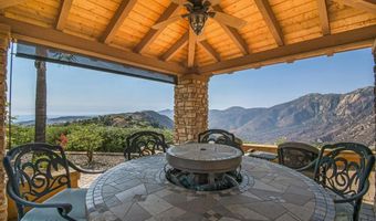 15718 Creek Hills Rd, El Cajon, CA 92021