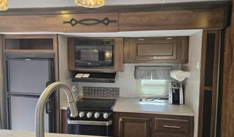 13 W Couchman Trl, Ash Fork, AZ 86320