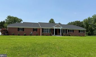 104 LAKE FRONT Dr, Dover, DE 19904