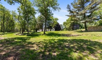80 Woodbridge Dr, East Greenwich, RI 02818