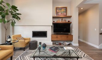 2100 NW Newport Hills Dr, Bend, OR 97703