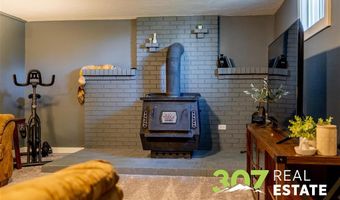 153 E 1st St N, Cowley, WY 82420