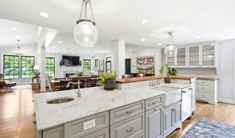 12601 N Osage Rd, Anchorage, KY 40223