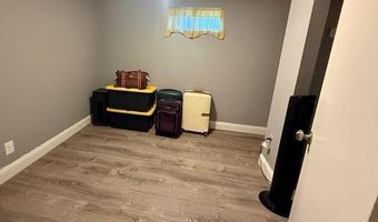 5620 SUNSET Dr, Cheyenne, WY 82001