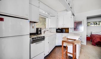 825 E Lake Front Dr, Beverly Shores, IN 46301