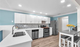 832 BIRDIE Way, Apollo Beach, FL 33572