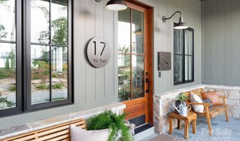 17 Elk Trl, Asheville, NC 28804