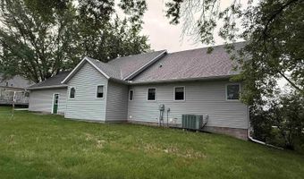 631 South St, Akron, IA 51001